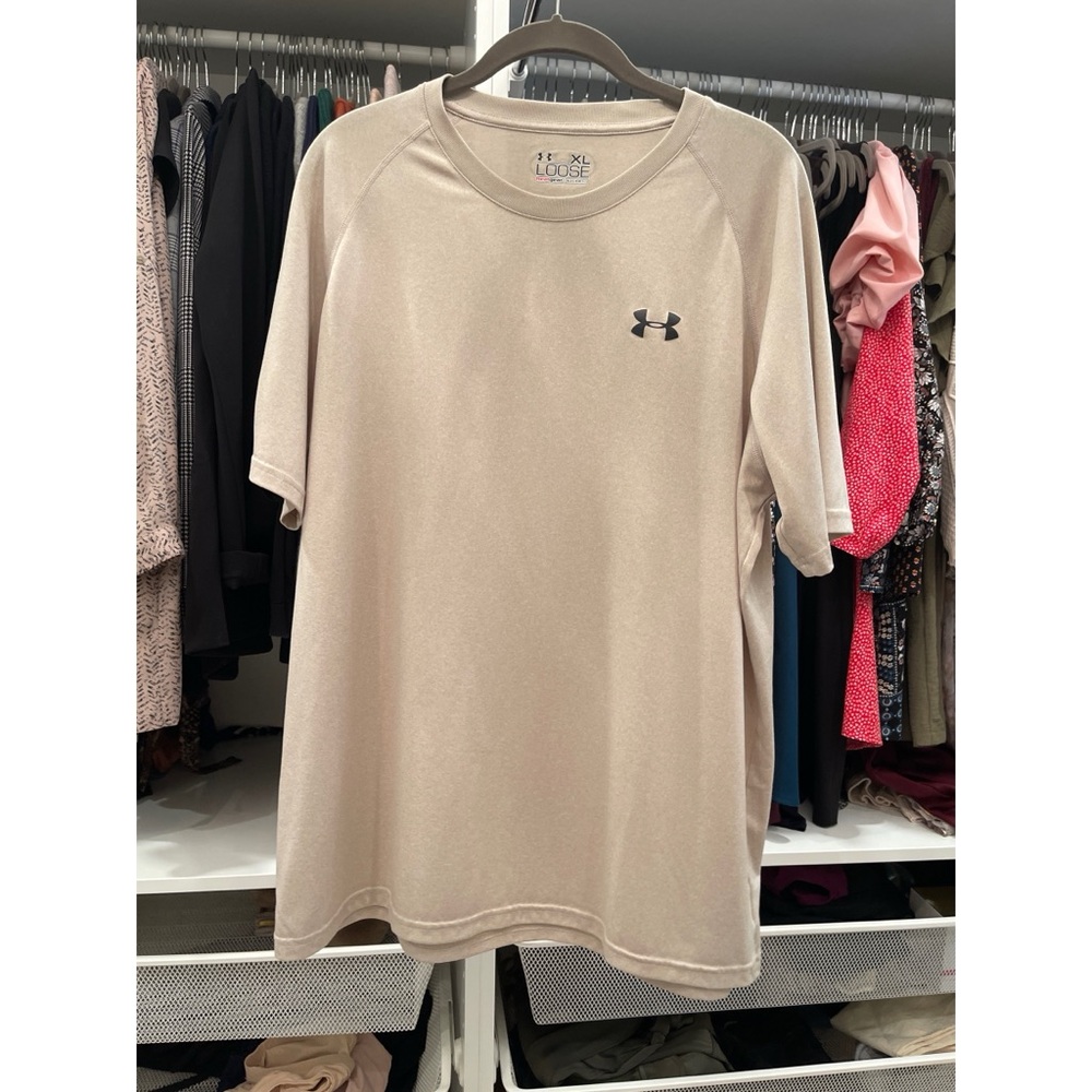 Under Armour Men's Loose Fit Athletic Shirt—Like New